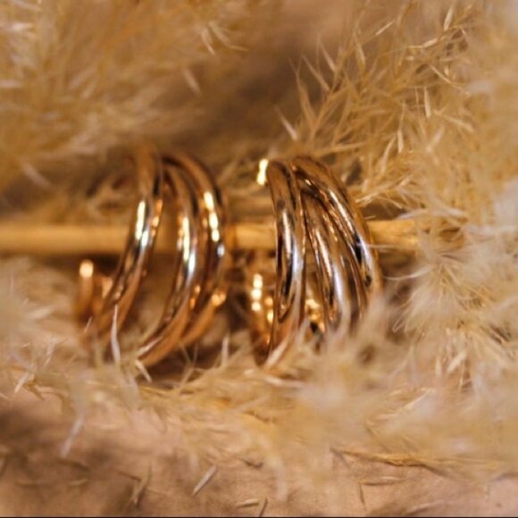 💛18K gold plated C-shaped glam earrings - Picture 7 of 8